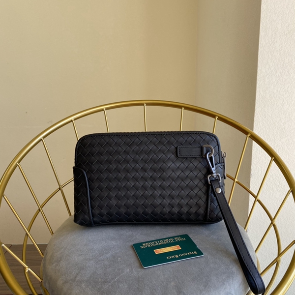 ボッテガヴェネタバッグ背面デザイン